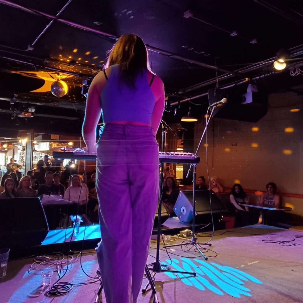 https___lisapattersonmusic.com___static_28ccbeb27cbb4933f11fac4eeb2050ad_sloane-from-back-stage